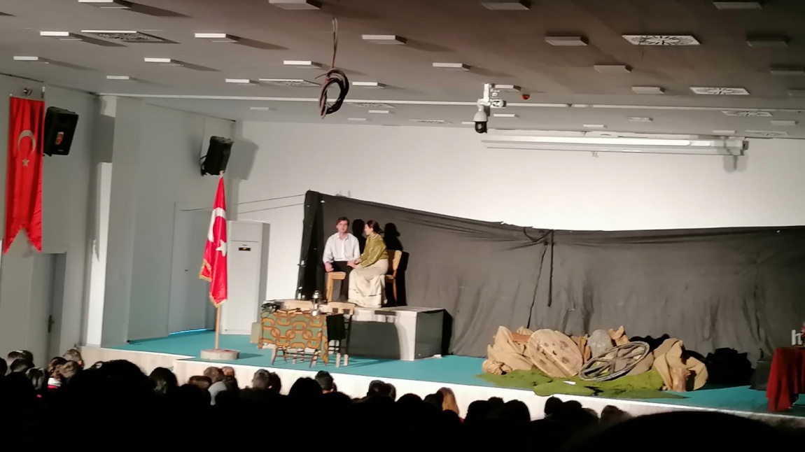 18 Mart Çanakkale Zaferiyle ilgili tiyatro gösterisi